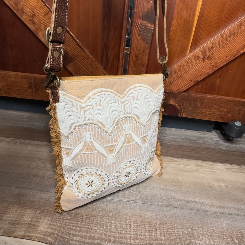 Myra Bag Purse Prairie Lace Shoulder Bag in Cottage White - Picture 9 of 10